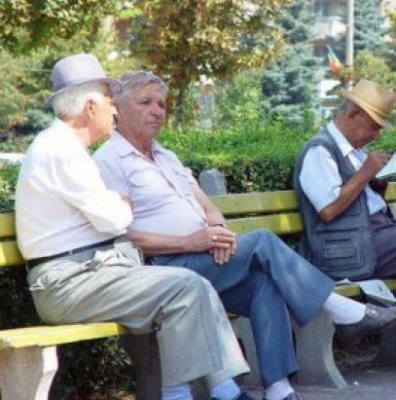Persoanele vârstnice din căminul de la Poarta Albă au, de Sfânta Maria, meniu de sărbătoare